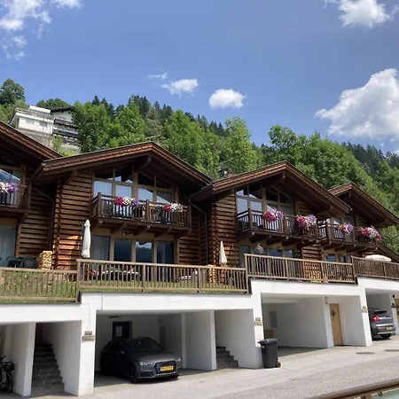 Schoeneben Haus Alpengloeckchen Wald im Pinzgau