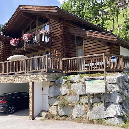 Schoeneben Haus Alpengloeckchen Wald im Pinzgau