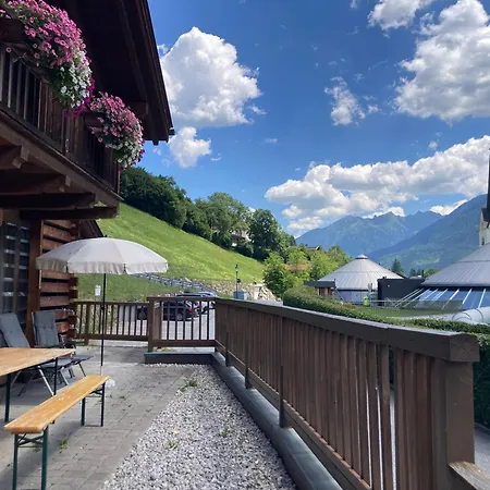 Schoeneben Haus Alpengloeckchen * Wald im Pinzgau